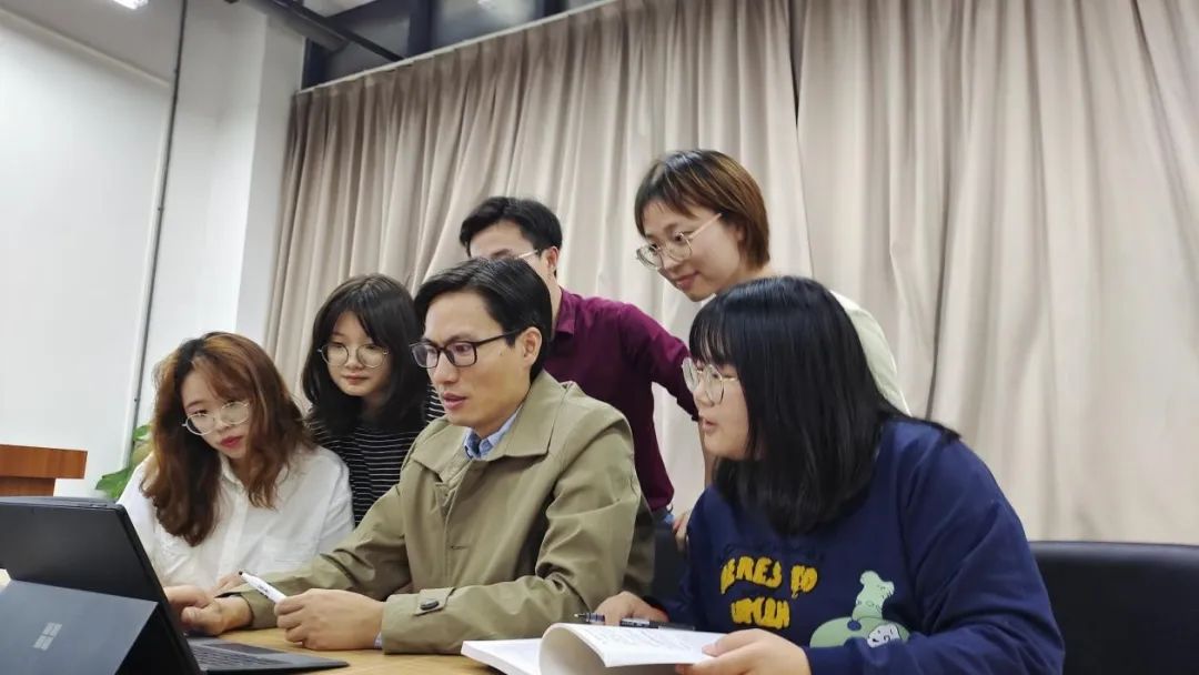 南粤优秀教师牛奔：初心逐梦，负重致远