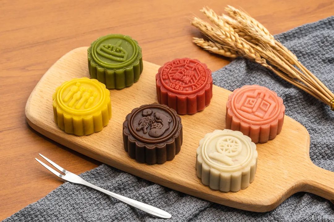 揭秘！深大新食堂即将开张，深大主题中秋月饼已上线！